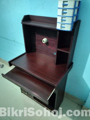 কম্পিউটার টেবিল বিক্রি হবে